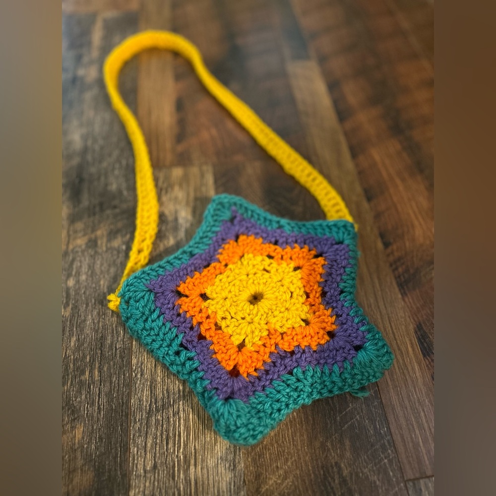 Crochet small crossbody star purse! 🧶